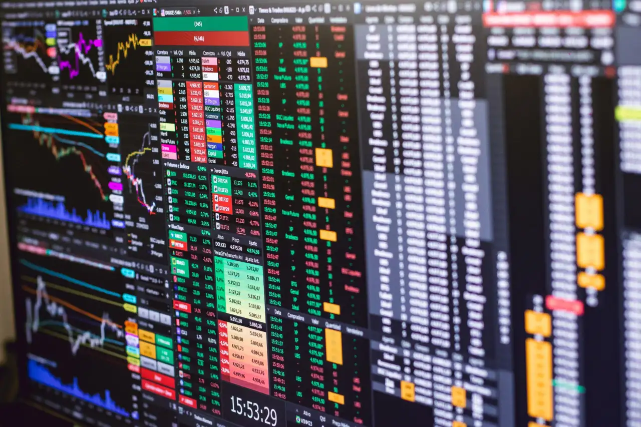 2025年广州服装贸易行业流行趋势与供应链优化策略