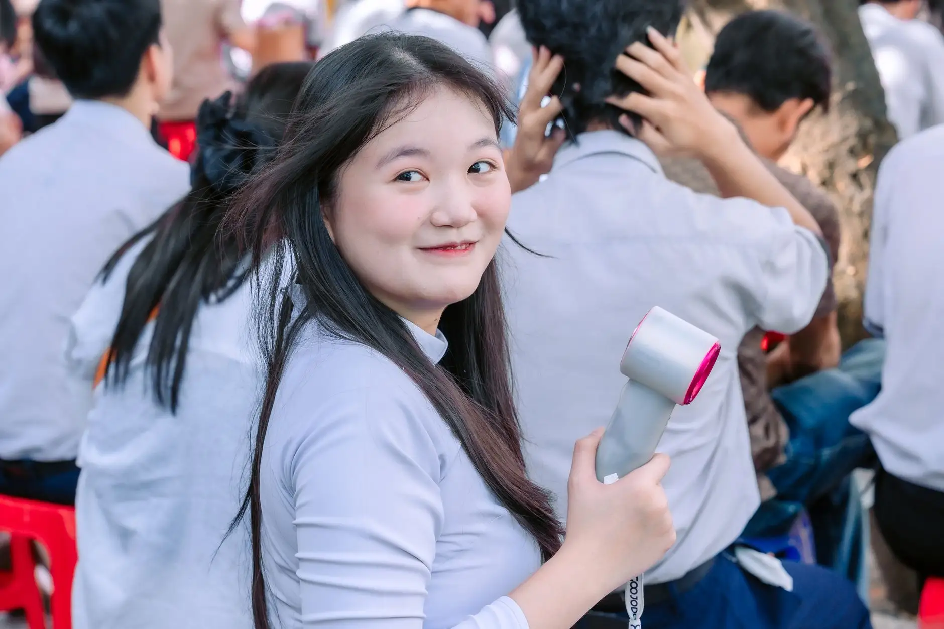 服装贸易批发零售供应链：广州钜臣服饰质量管控流程解析