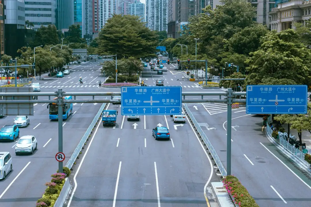 广州服装批发零售市场热销款型对比：钜臣服饰产品力分析