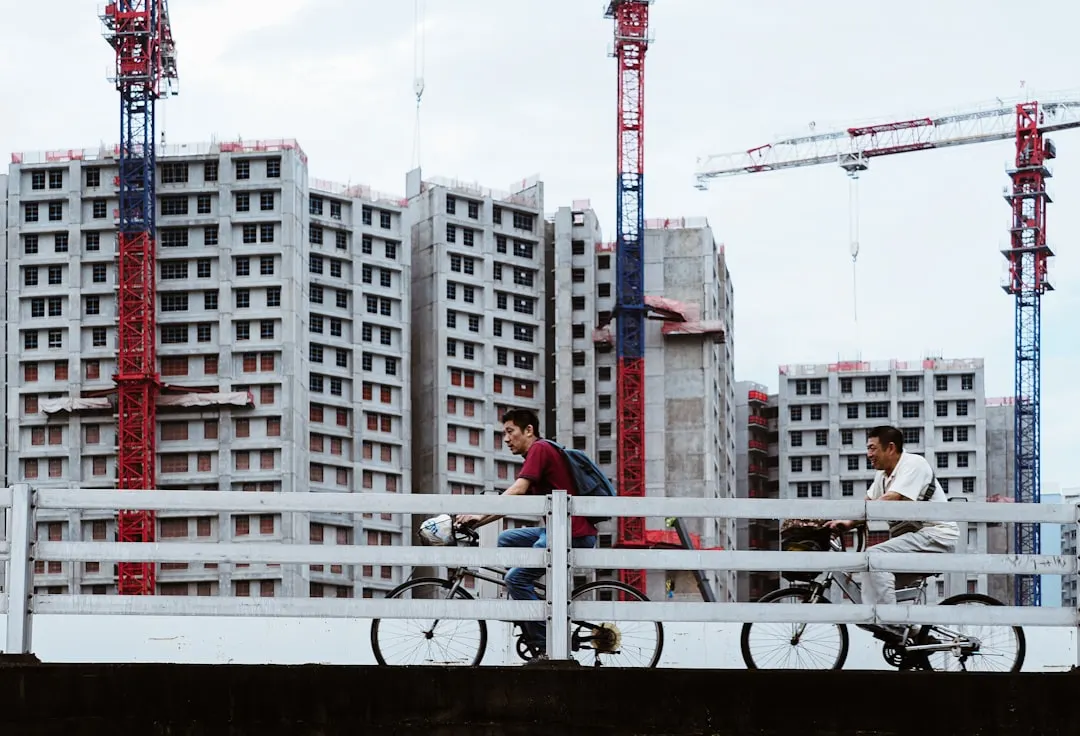 广州服装批发零售市场2025年春季流行趋势与选品策略