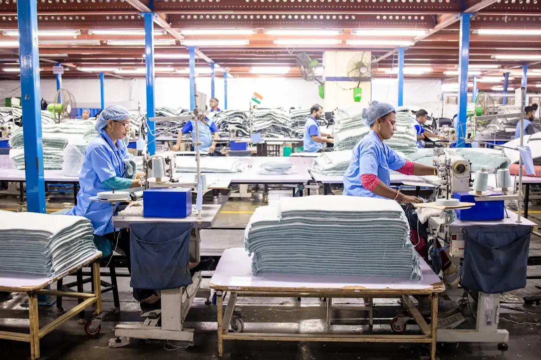 广州服装批发市场秋冬采购指南：钜臣服饰解析流行趋势与选品策略正文配图 2